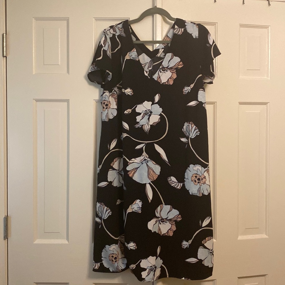 Floral shift dress